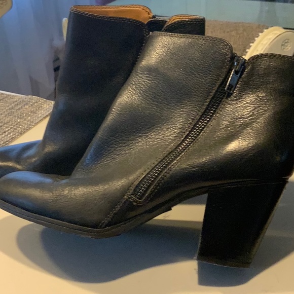 Soffi Bootie - Picture 3 of 12